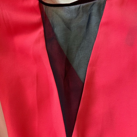 Short party dress with sheer panel. Great pink/black colours. Size small - Picture 3 of 7